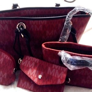 Purse with accessories .